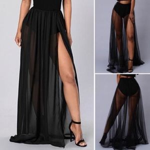 Black mesh slit skirt